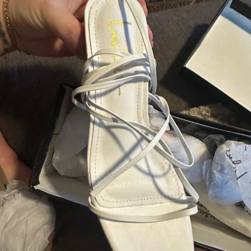 Lulu's Aliah White Women's Shoes - Picture 3 of 3